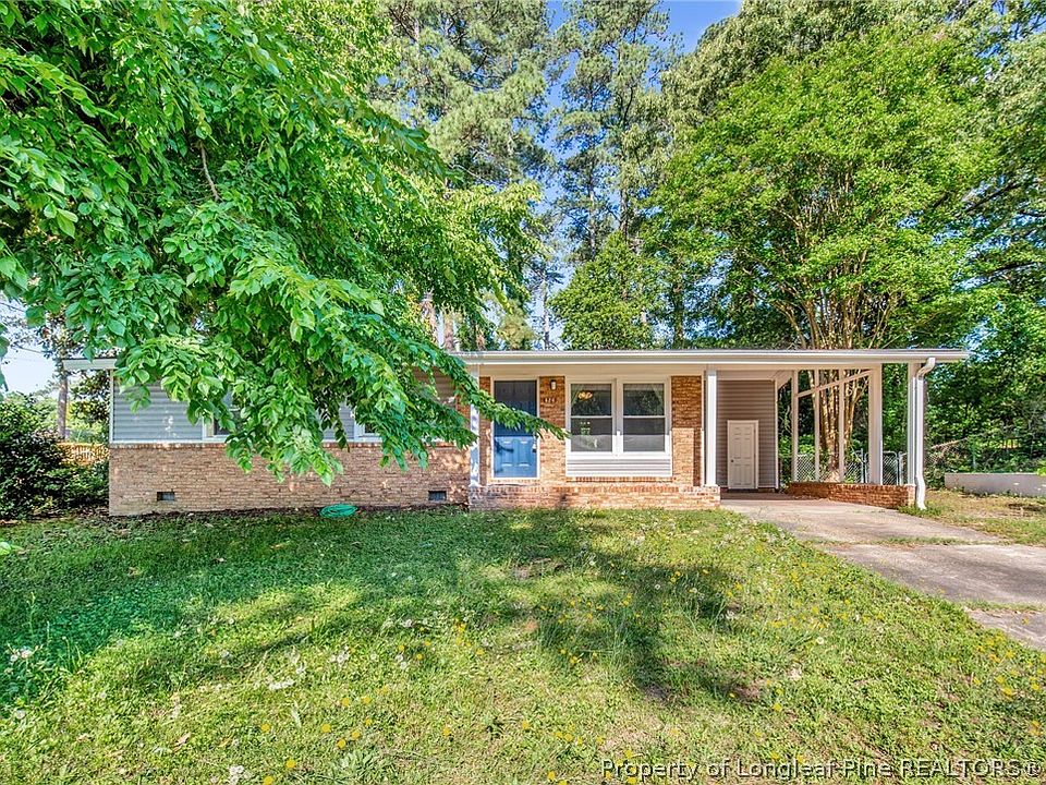 1st image of 826 Stoneykirk Dr