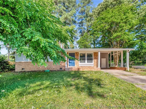 826 Stoneykirk Dr, Fayetteville, NC 28314