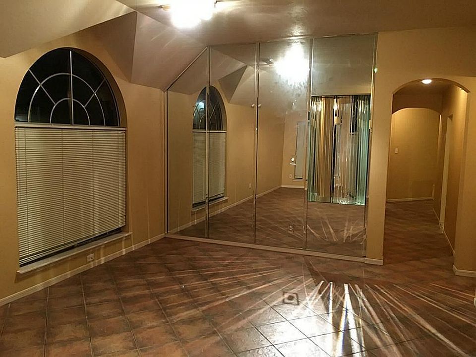 1st image of 8607 Rose Garden Dr