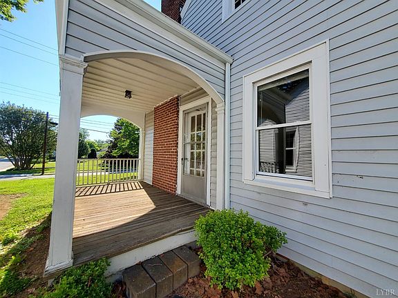 3rd image of 1403 N Main St