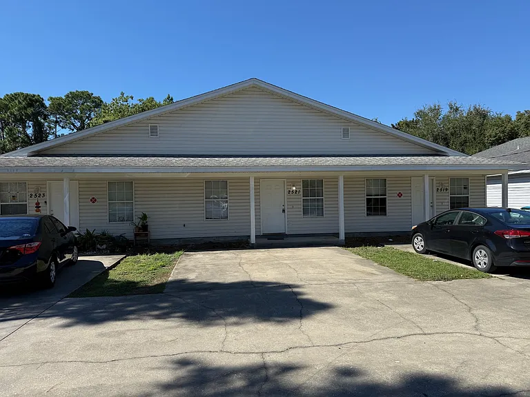 2521 Allison Ave — Photo 1