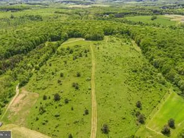 544 Camp Riamo Rd, Farmington, PA 15437