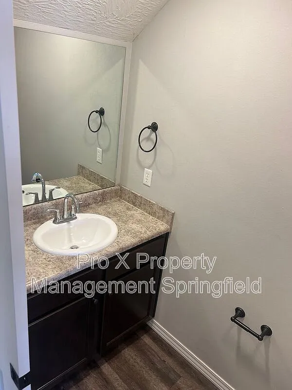 3 bed, 2.5 bath, $1,545 — Photo 3