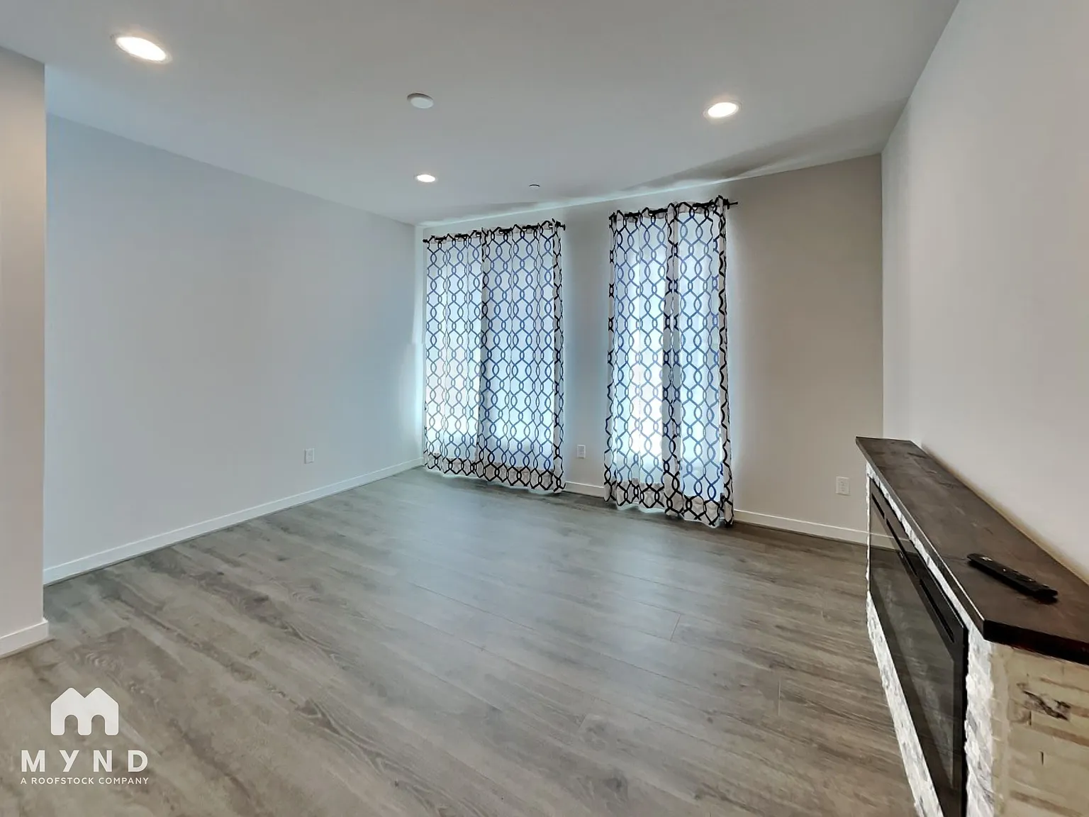 2 bed, 2.5 bath, 1192 sqft, $2,995 — Photo 2