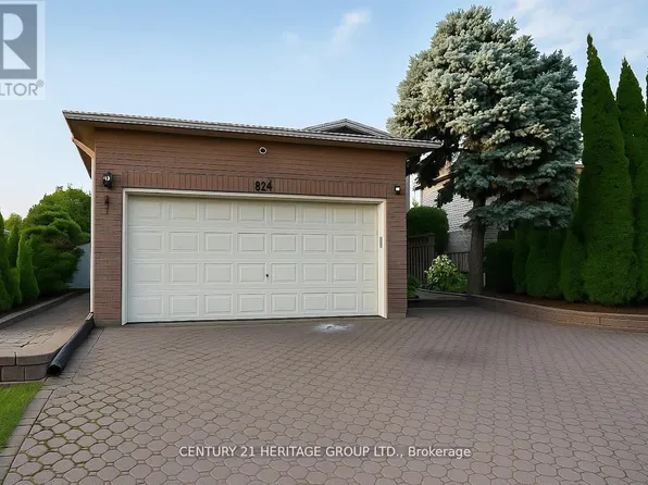 824 Thornton Rd N, Oshawa, ON L1J 7N2