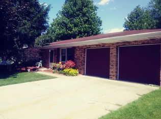 2313 Drop Anchor Dr, Crown Point, IN 46307