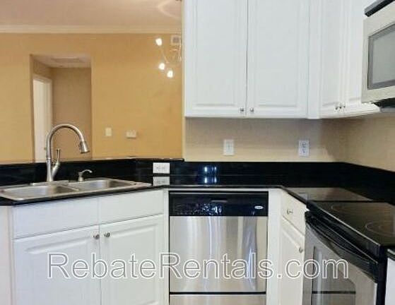 3rd image of 8539 Gate Pkwy W Unit 1438