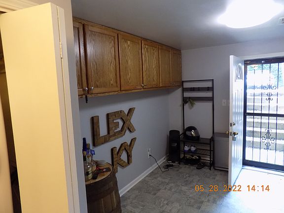 4th image of 566 W Short St APT C