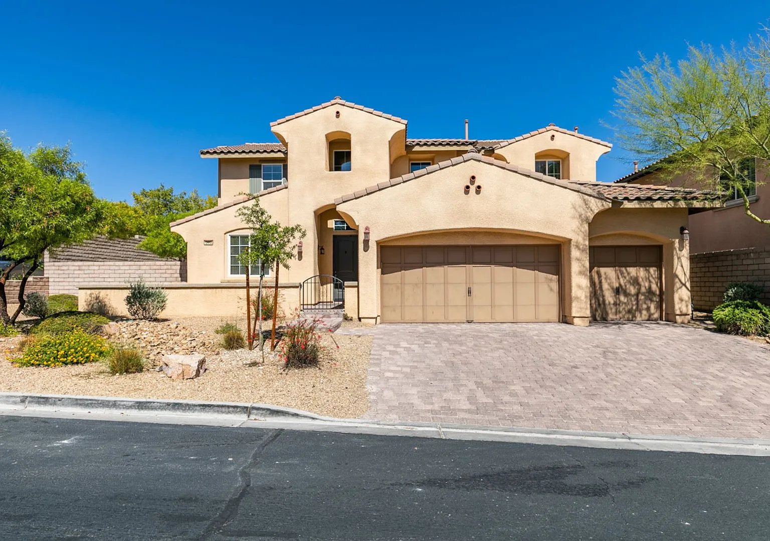 Gated Summerlin West Home with 5 Bedrooms, Den, Loft & Primary Suite Downstairs — Photo 1