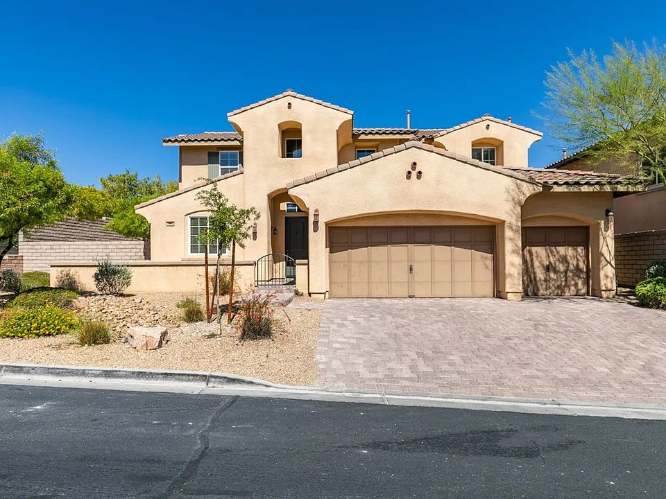 12056 La Palmera Ave