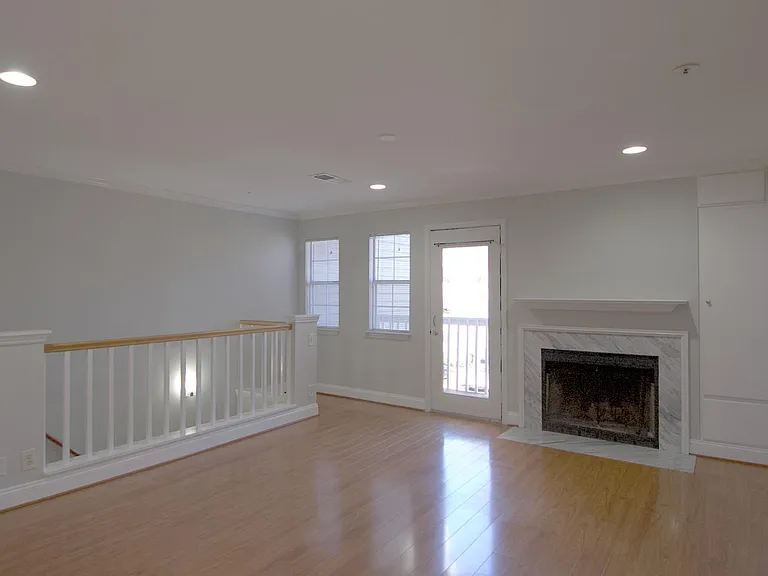 5705 Chapman Mill Dr #150 — Photo 4