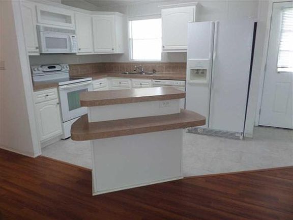 2nd image of 128 Bauer Dr