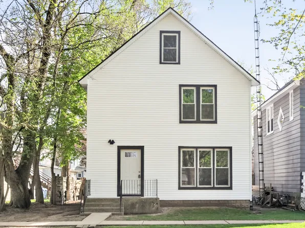 224 E Garden St, Dekalb, IL 60115