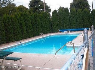 15052 N Northpark Dr, Constantine, MI 49042