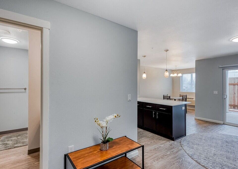 1st image of 2165 SE Queen Ave #217