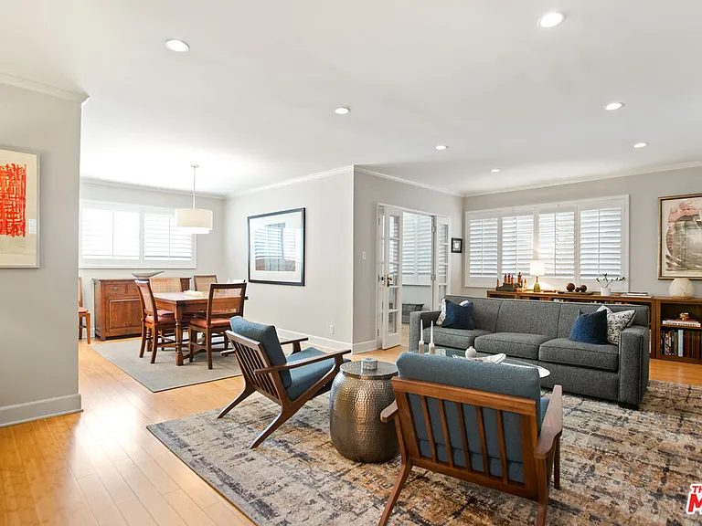 1525 N Hayworth Ave #206 — Photo 3