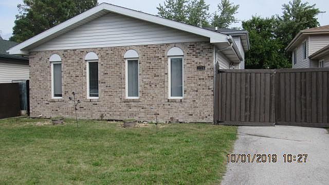 1st image of 2736 E Goodrich Ave