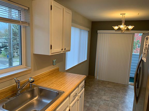 4th image of 555 N 105th St Unit 302
