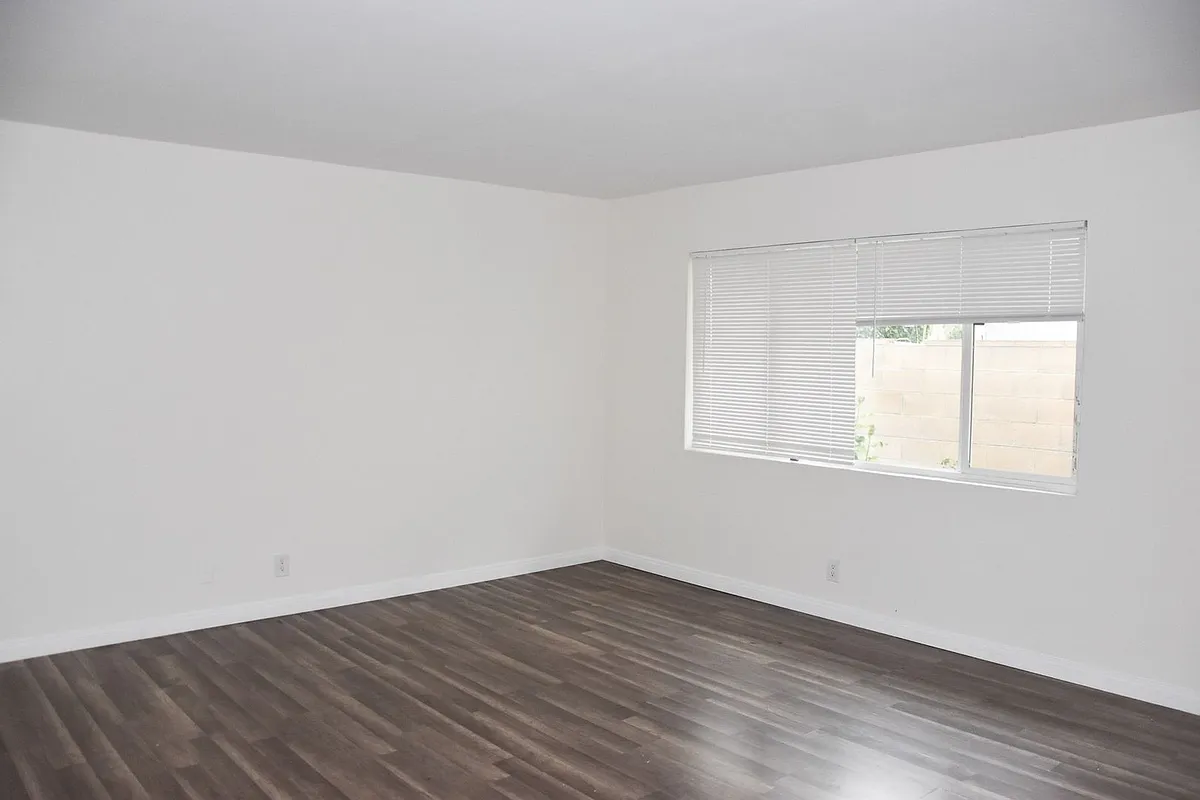 Building Photo - 411 Kroeger St