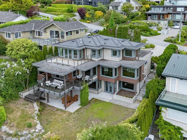 2548 Mathers Ave, West Vancouver, BC V7V 2J1