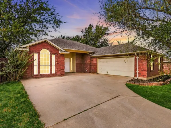 208 Cory Ct, Krum, TX 76249