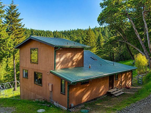 4th image of 4001 Old Briceland Rd
