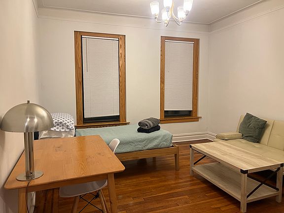 3rd image of 8 W 105th St APT 4C
