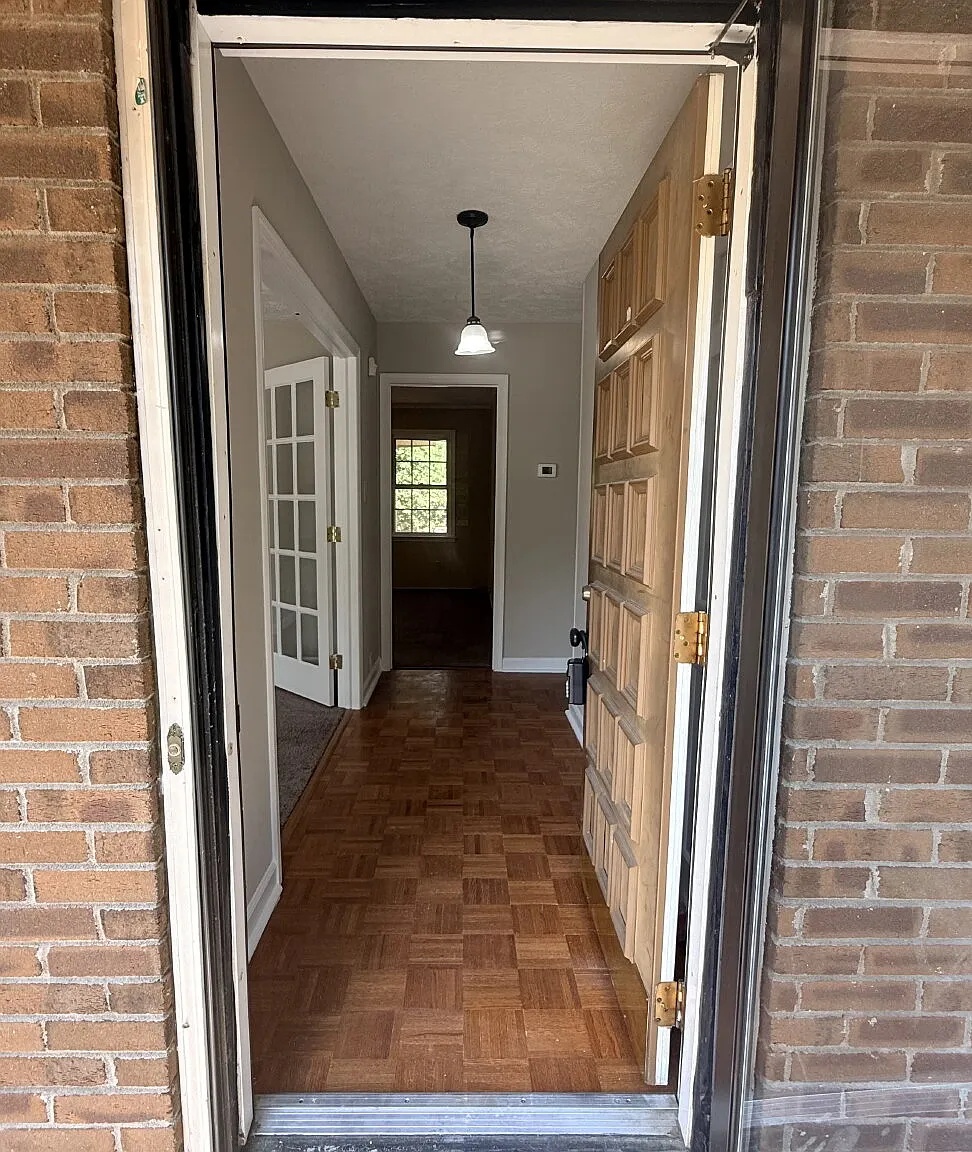 3 bed, 2.0 bath, 1718 sqft, $1,700 — Photo 2