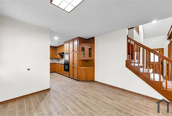 8102 Autumn Willow Dr — Photo 24