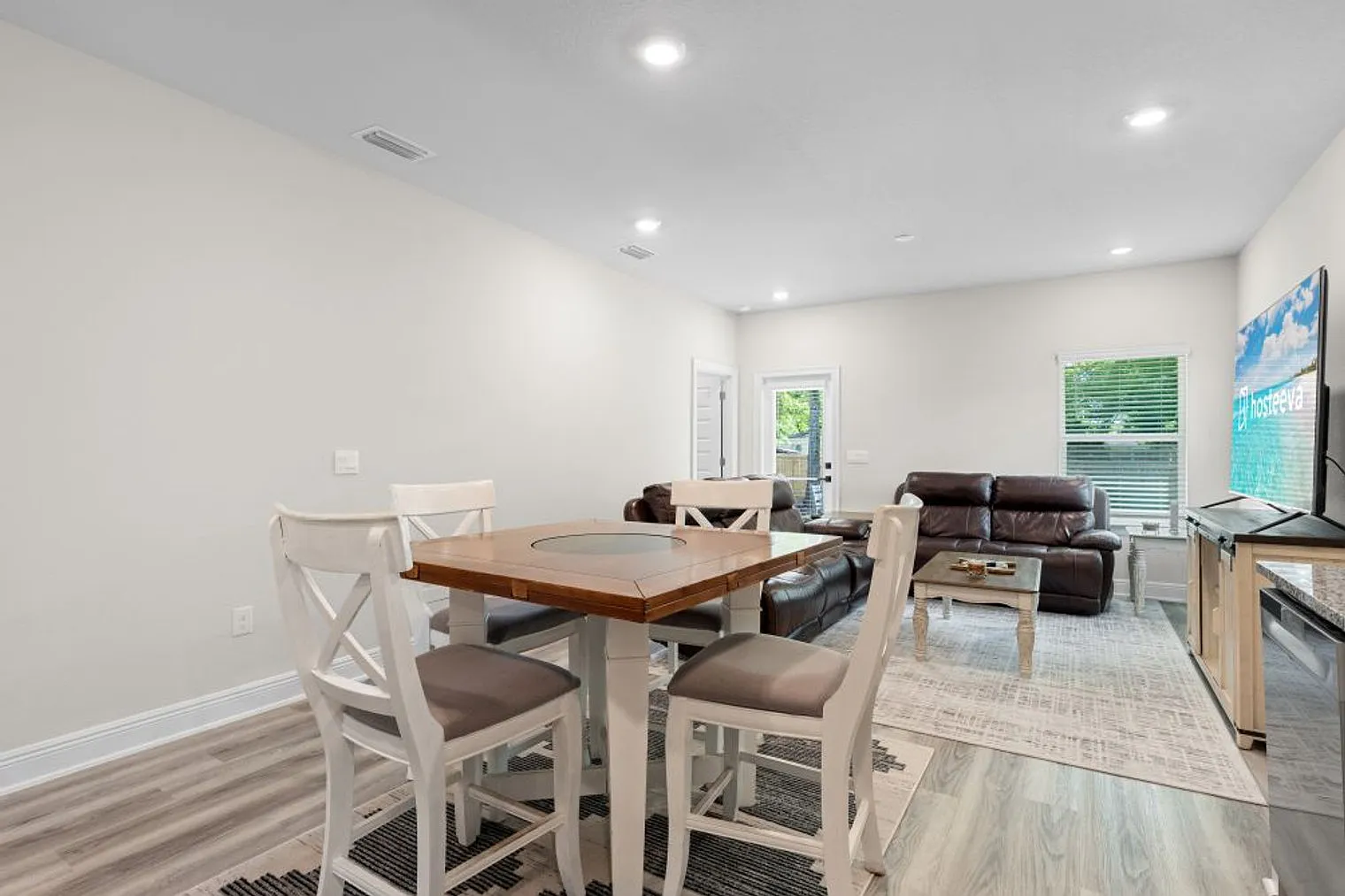 4 bed, 2.0 bath, 1797 sqft, $4,830 — Photo 2