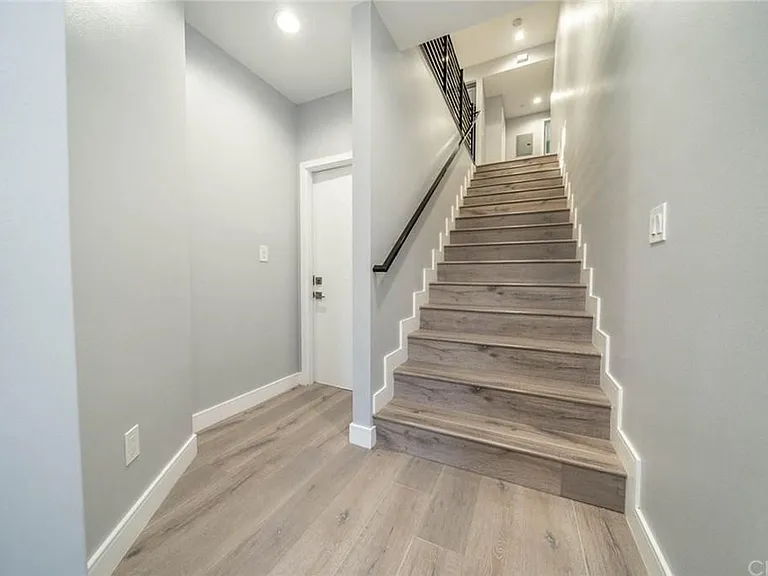 4820 Saint Charles Pl — Photo 7