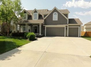 10242 Theden Cir, Lenexa, KS 66220