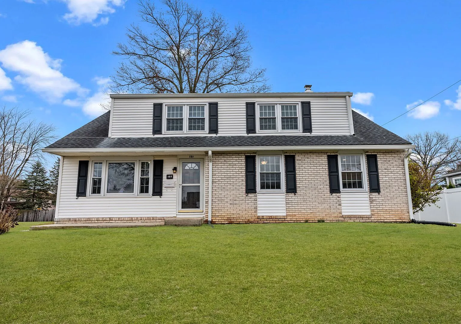 Updated 5 bed 2.5 bath Single Home available Oct 1 in Warminster — Photo 1