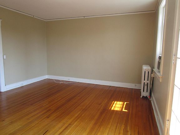 4th image of 601 Stockley Gdns APT 304