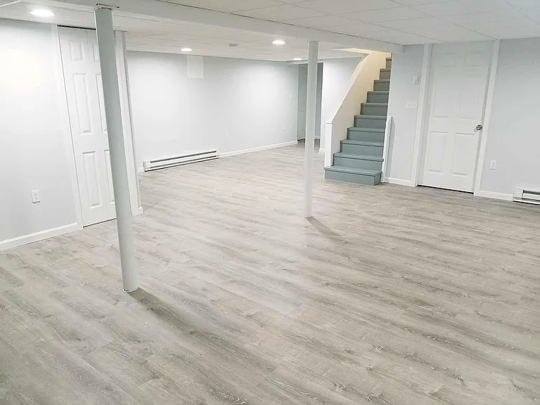 Finished basement suite w/ bathroom