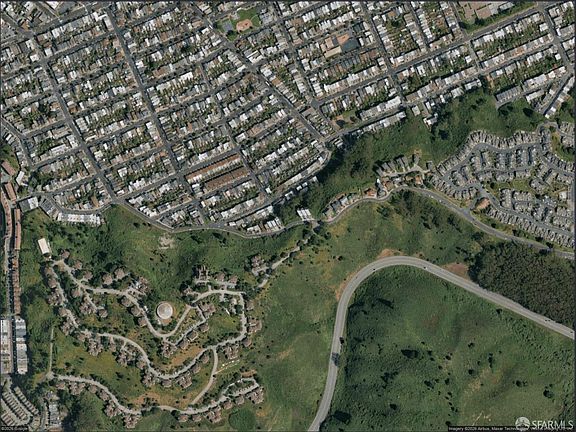 3rd image of 983 Crocker Ave