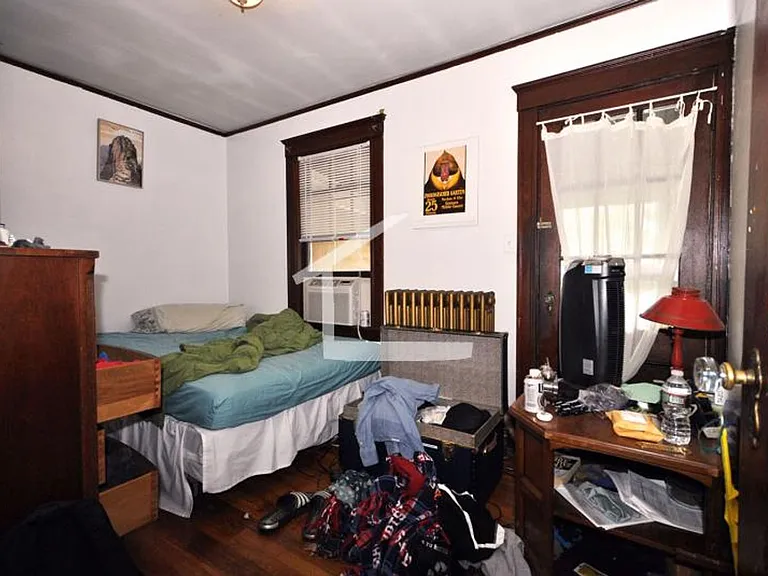 20 Lyne Rd — Photo 8