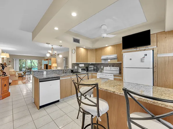 2102 Lucaya Bend #D2, Coconut Creek, FL 33066