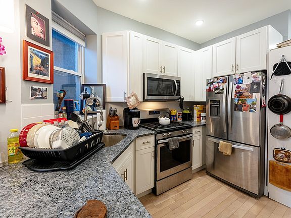 3rd image of 1619 Palisade Ave #1L