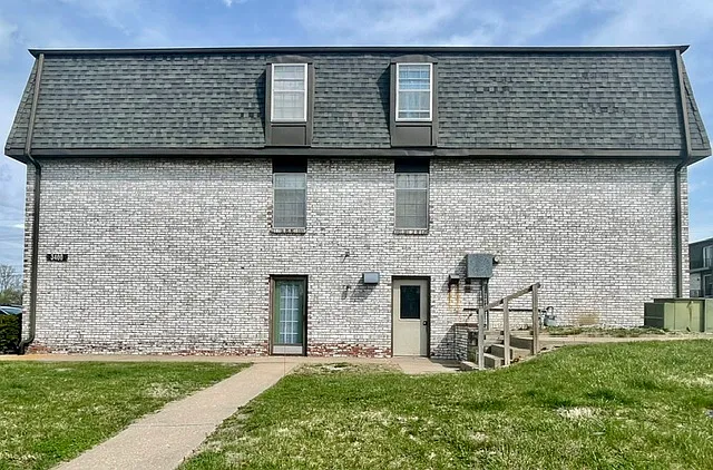 Building Photo - 3400 Balboa Ln #1