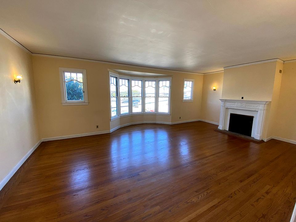 1st image of 2703 20th St