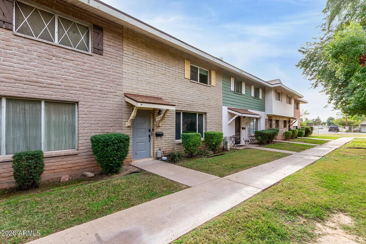 Building Photo - 1586 W Campbell Ave