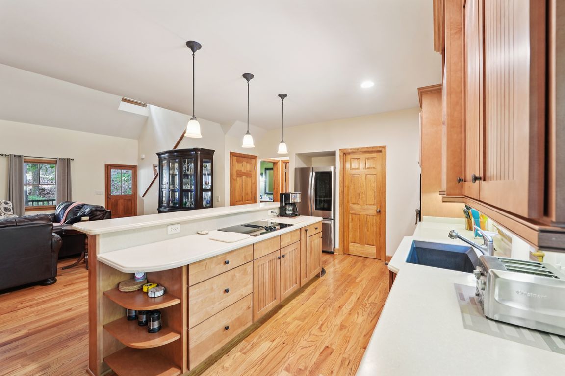 Poplar Cir-L1607-022.jpg