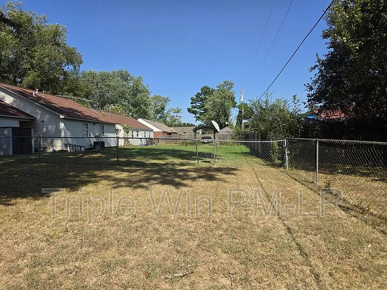 113 Northfield Dr — Photo 11