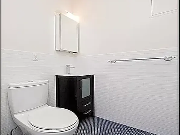 344 East 55th Street 4B image 7 of 8