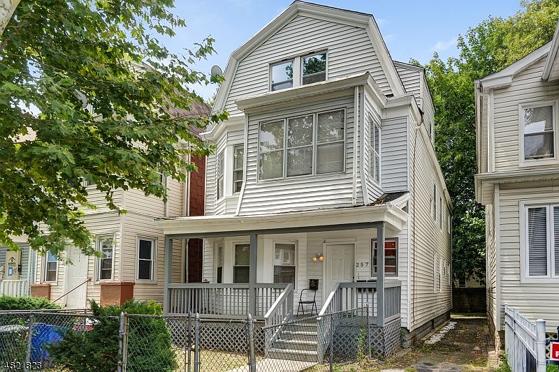 1st image of 257 Amherst St #2