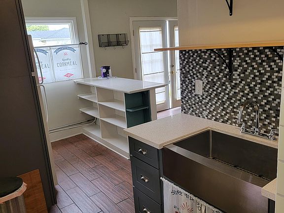 3rd image of 2318 31st St