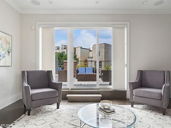5th image of 1236 W Diversey Pkwy #Penthouse
