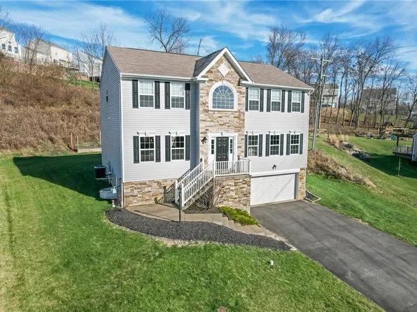 216 W Country Barn Rd, Houston, PA 15342