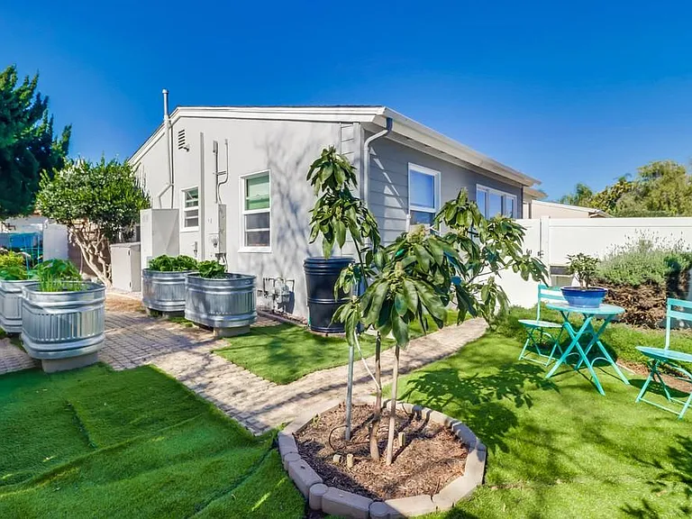 984 Catalina Blvd — Photo 27